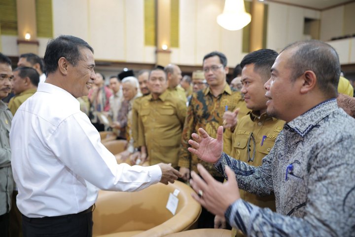 Mentan Amran Kumpulkan 170 Bupati, Perkuat Irigasi dan Perkebunan Jaga Produksi Pangan Nasional.
